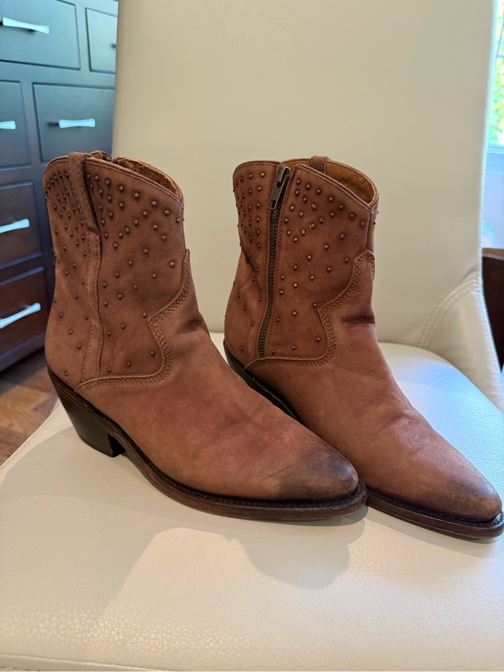 Women’s Lucchese Brown Suede Studded Western Ankle Boots Size 7